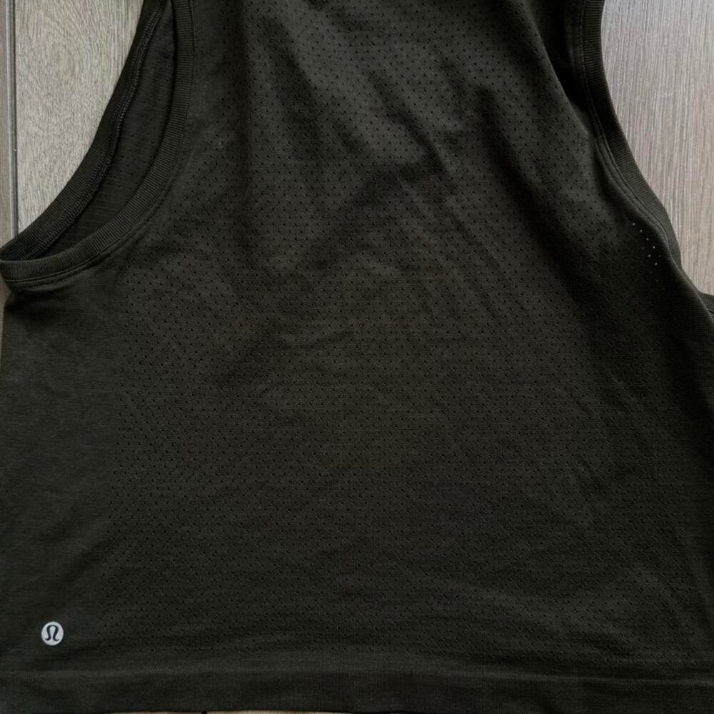 Lululemon green muscle crop - Picture 3 of 6